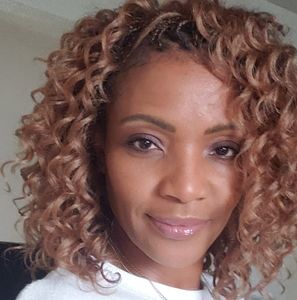 Meet your Posher, Cynthia